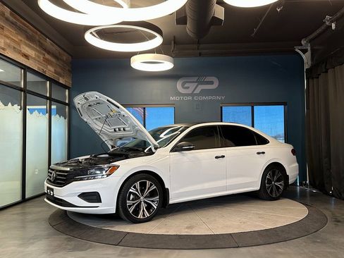 Used 2021 Volkswagen Passat 2.0T SE image 23