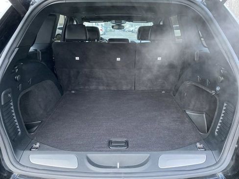 Used 2018 Jeep Grand Cherokee Limited image 26