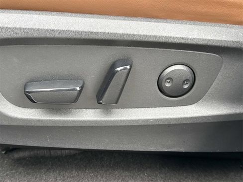 Certified 2022 Nissan Pathfinder Platinum w/ Cargo Package image 18