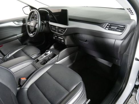 Certified 2025 Ford Escape Platinum AWD/4WD image 10
