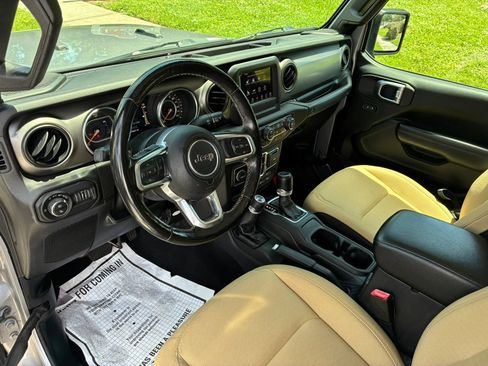 Used 2020 Jeep Gladiator Sport w/ Quick Order Package 24S AWD/4WD image 19