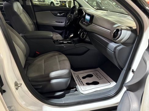 Used 2019 Chevrolet Blazer LT FWD image 12