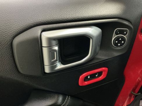 Used 2020 Jeep Wrangler Unlimited Sahara AWD/4WD image 16