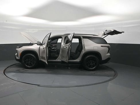 Used 2026 Chevrolet Traverse Z71 w/ Driver Confidence Package AWD/4WD image 29