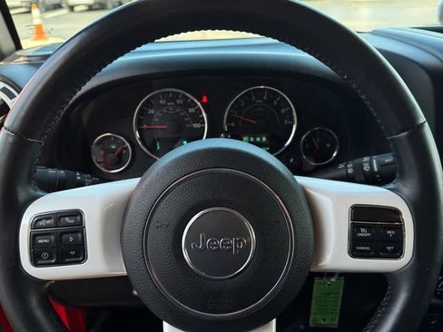 Used 2015 Jeep Wrangler Unlimited Sahara AWD/4WD image 20