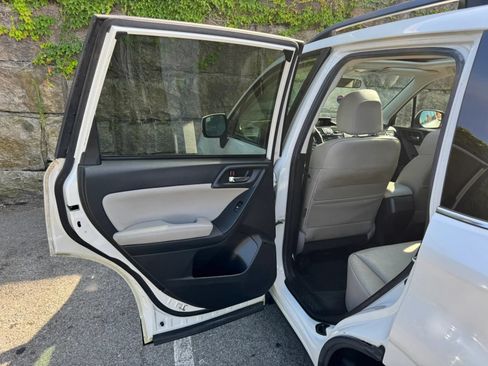 Used 2014 Subaru Forester 2.5i Limited AWD/4WD image 13