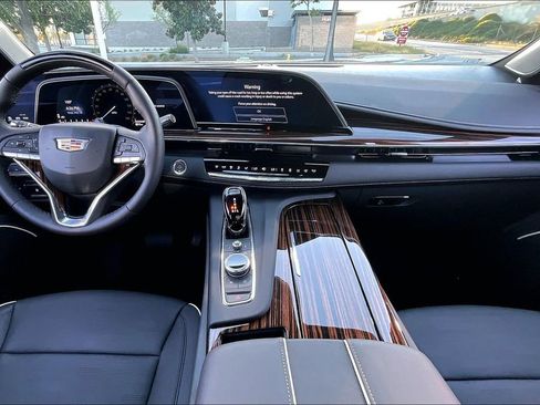Used 2024 Cadillac Escalade Premium Luxury w/ Performance Package image 14