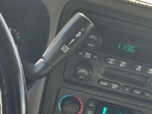 Used 2005 GMC Sierra 2500 SLE w/ Heavy-Duty Power Package image 5