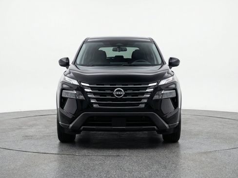 Used 2025 Nissan Rogue SV FWD image 2