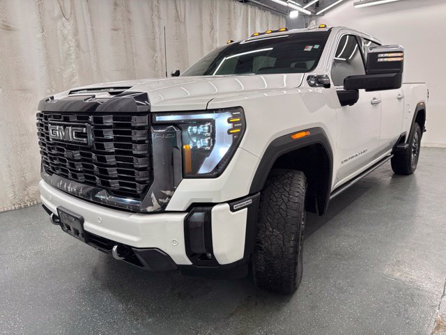 Used 2024 GMC Sierra 2500 Denali Ultimate AWD/4WD image 5