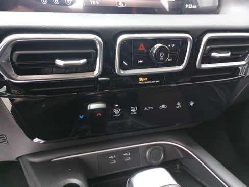 Used 2026 Nissan Sentra SR w/ Floor Mat Package FWD image 17