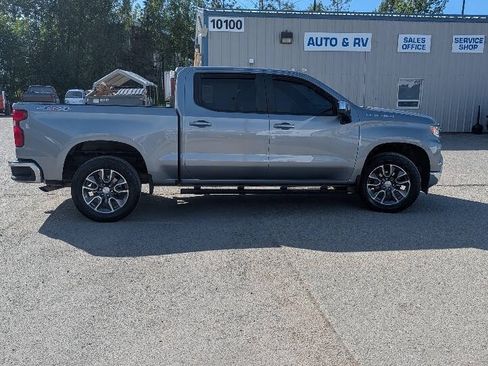Used 2023 Chevrolet Silverado 1500 LT AWD/4WD image 7