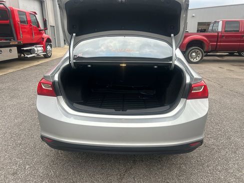 Used 2018 Chevrolet Malibu LT image 9