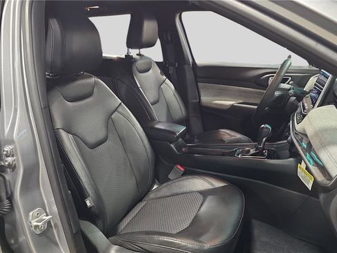 Used 2024 Jeep Compass Latitude image 25