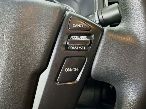 Used 2023 Nissan Frontier SV AWD/4WD image 23