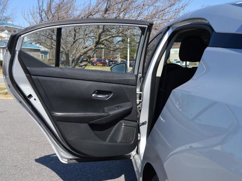 Used 2022 Nissan Sentra SV w/ Trunk Package image 14