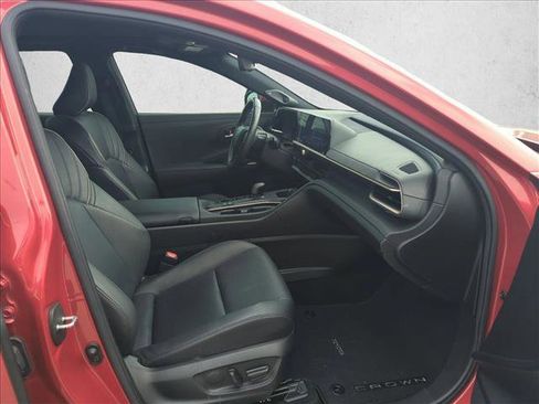 Used 2023 Toyota Crown Limited image 20