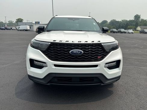 Used 2023 Ford Explorer ST w/ Technology Package AWD/4WD image 4