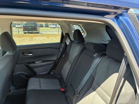 Used 2025 Nissan Rogue SV image 28