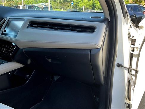 Used 2020 Honda HR-V EX image 16