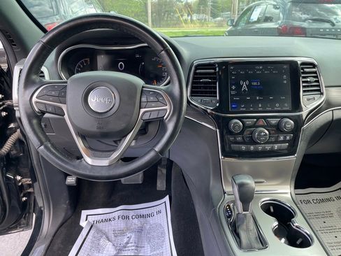 Used 2022 Jeep Grand Cherokee Limited image 14