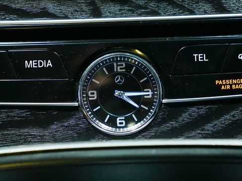 Used 2016 Mercedes-Benz C 350e Sedan image 18