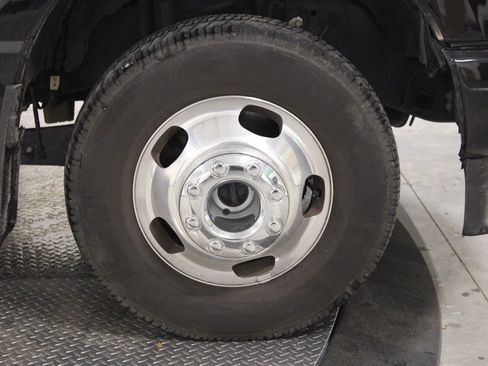 Used 2024 Ford F350 Limited w/ FX4 Off-Road Package AWD/4WD image 15
