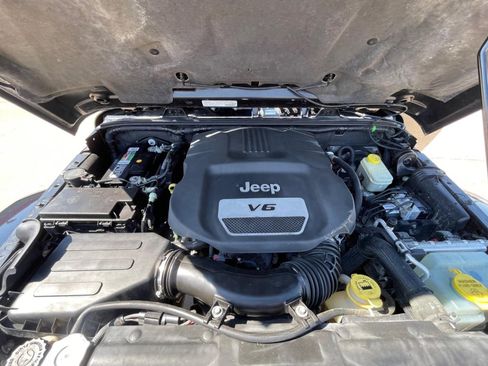 Used 2014 Jeep Wrangler Unlimited Sahara w/ Max Tow Package image 24