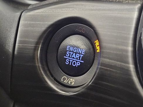 Used 2020 Jeep Grand Cherokee Altitude image 23