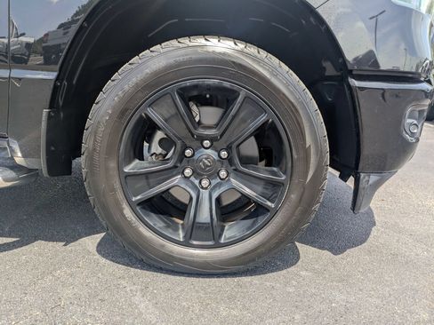 Used 2021 RAM 1500 Big Horn AWD/4WD image 12
