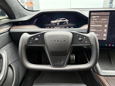 Used 2022 Tesla Model S image 17