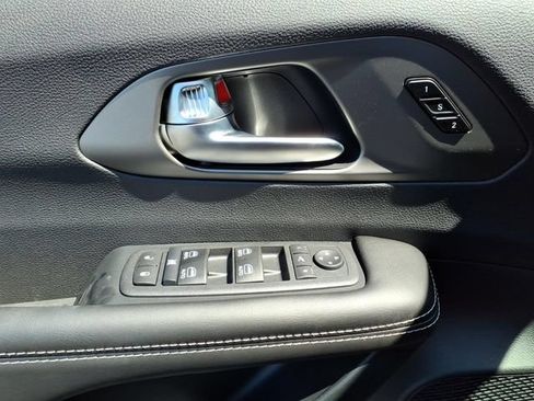 New 2027 Chrysler Pacifica Limited w/ S Appearance Package FWD image 11