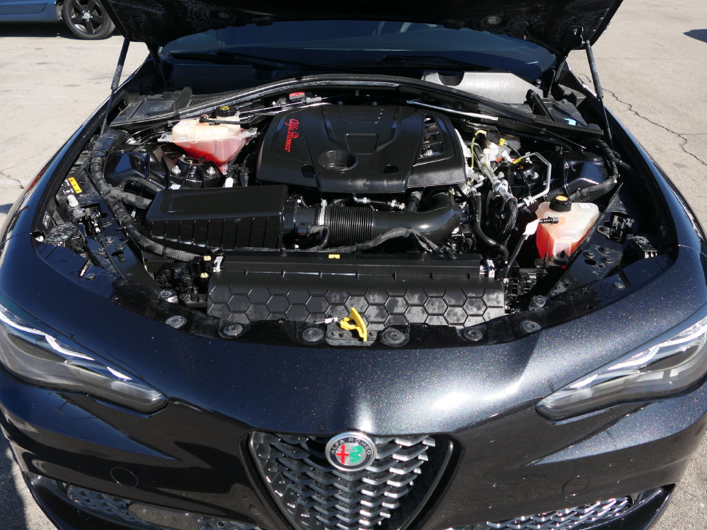 Used 2024 Alfa Romeo Giulia Veloce RWD image 28