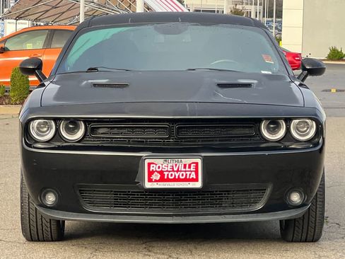 Used 2021 Dodge Challenger SXT w/ Blacktop Package image 9
