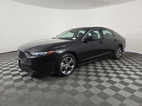 Used 2023 Honda Accord EX-L image 8