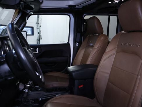 Used 2020 Jeep Gladiator Overland AWD/4WD image 11