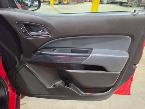 Used 2017 Chevrolet Colorado Z71 AWD/4WD image 30