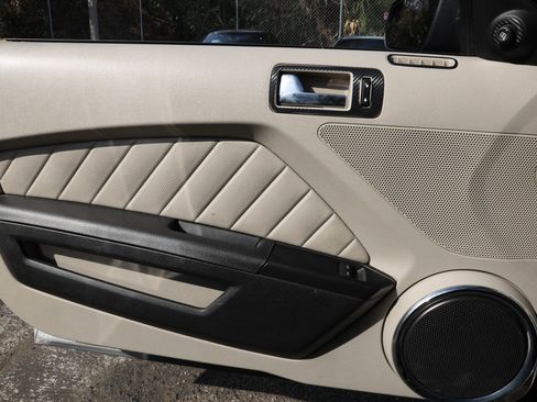 Used 2011 Ford Mustang GT Premium w/ Comfort Pkg image 44