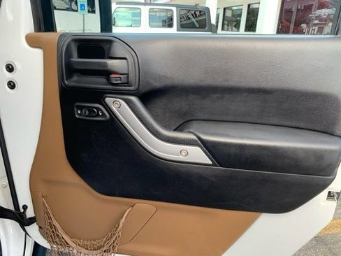 Used 2015 Jeep Wrangler Sahara w/ Connectivity Group AWD/4WD image 21