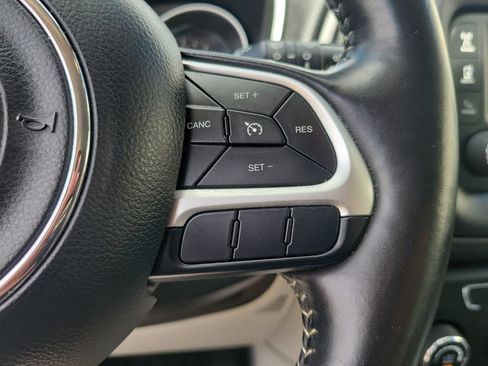 Used 2018 Jeep Compass Latitude w/ Cold Weather Group AWD/4WD image 24