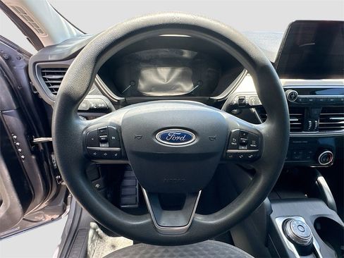 Used 2021 Ford Escape SE image 12