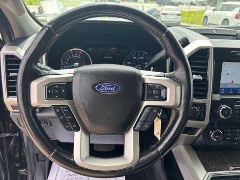 Used 2021 Ford F250 Lariat w/ Lariat Value Package AWD/4WD image 9