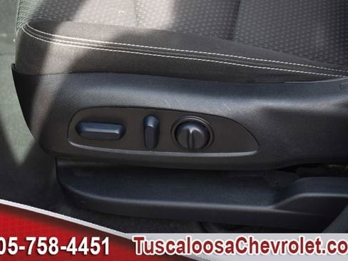 Used 2024 GMC Terrain SLE w/ Driver Convenience Package image 19