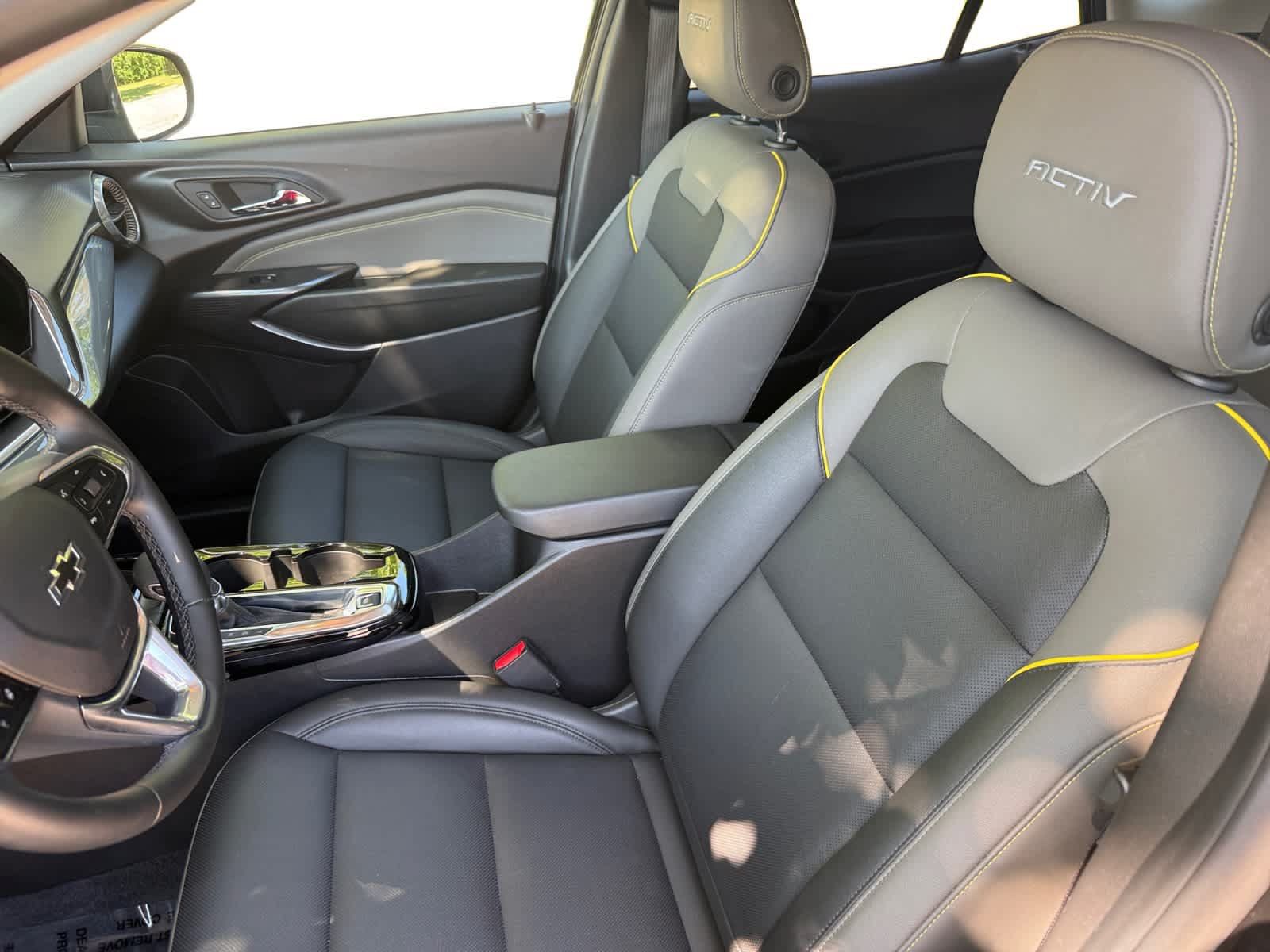 Used 2026 Chevrolet Trax ACTIV w/ Sunroof Package FWD image 11