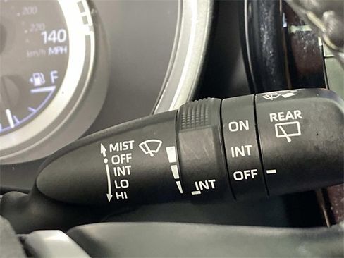 Used 2023 Toyota Highlander XSE image 18