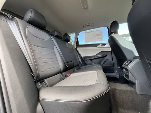 New 2025 Volkswagen Taos SE image 14