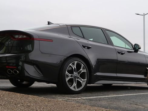 Used 2020 Kia Stinger GT-Line w/ Sun & Sound Package RWD image 10