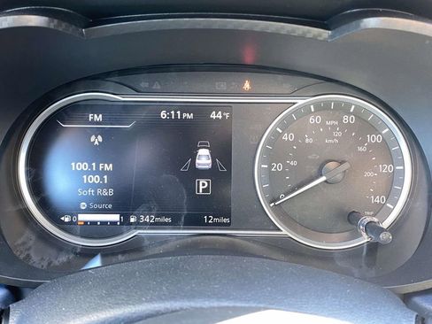 New 2025 Nissan Versa SV w/ Trunk Package image 23