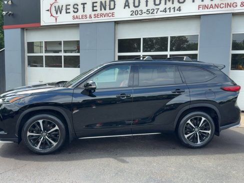 Used 2021 Toyota Highlander XSE AWD/4WD image 8