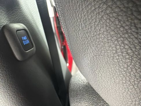 Used 2023 Toyota Sienna XSE image 15